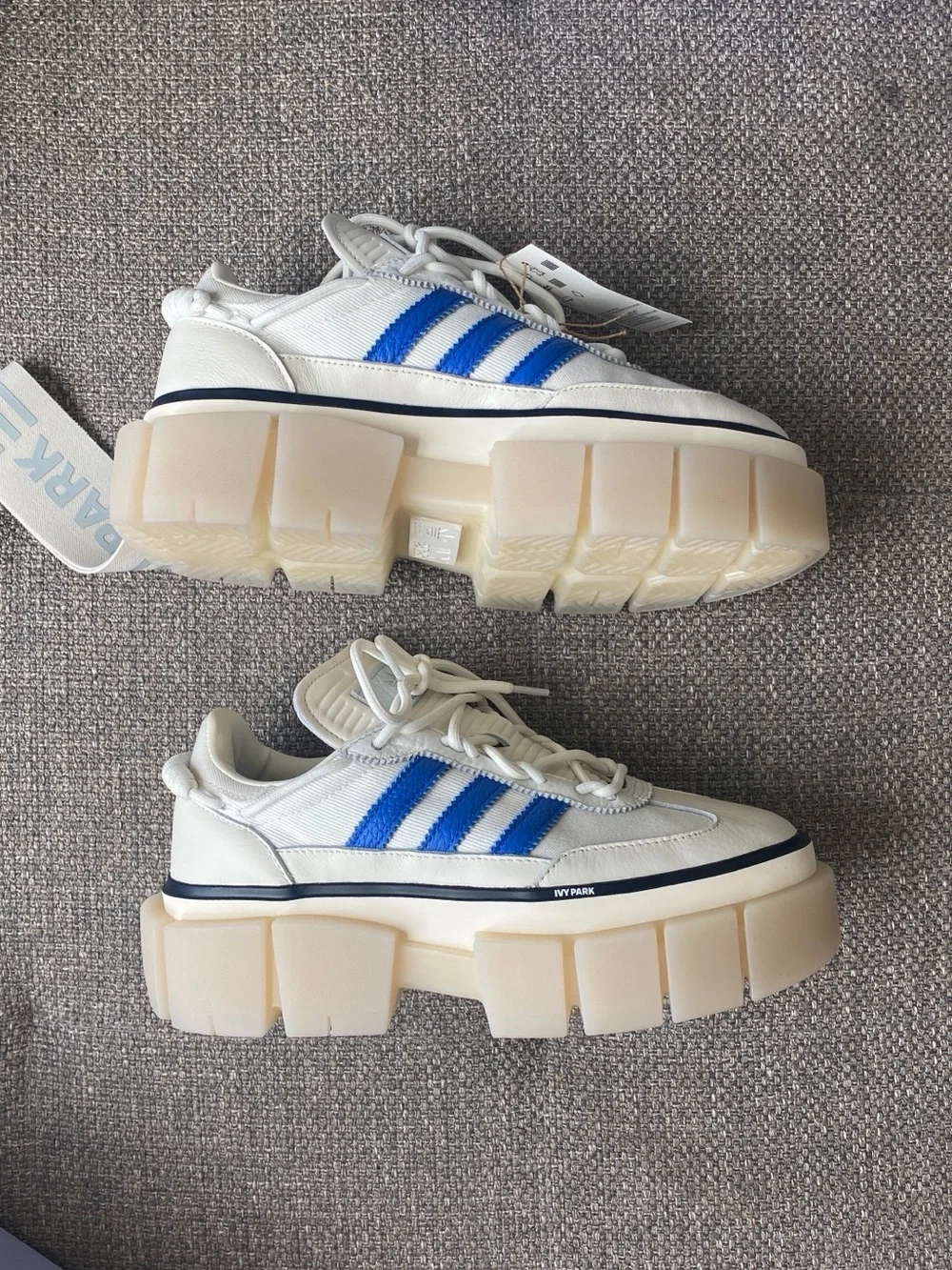 IVY PARK stylish white